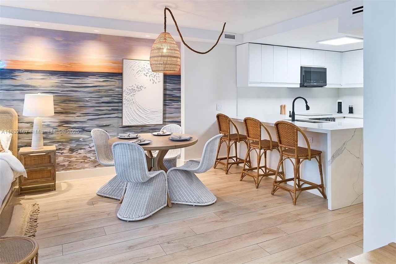 2301 Collins Ave #329 - Photo 3 of 14