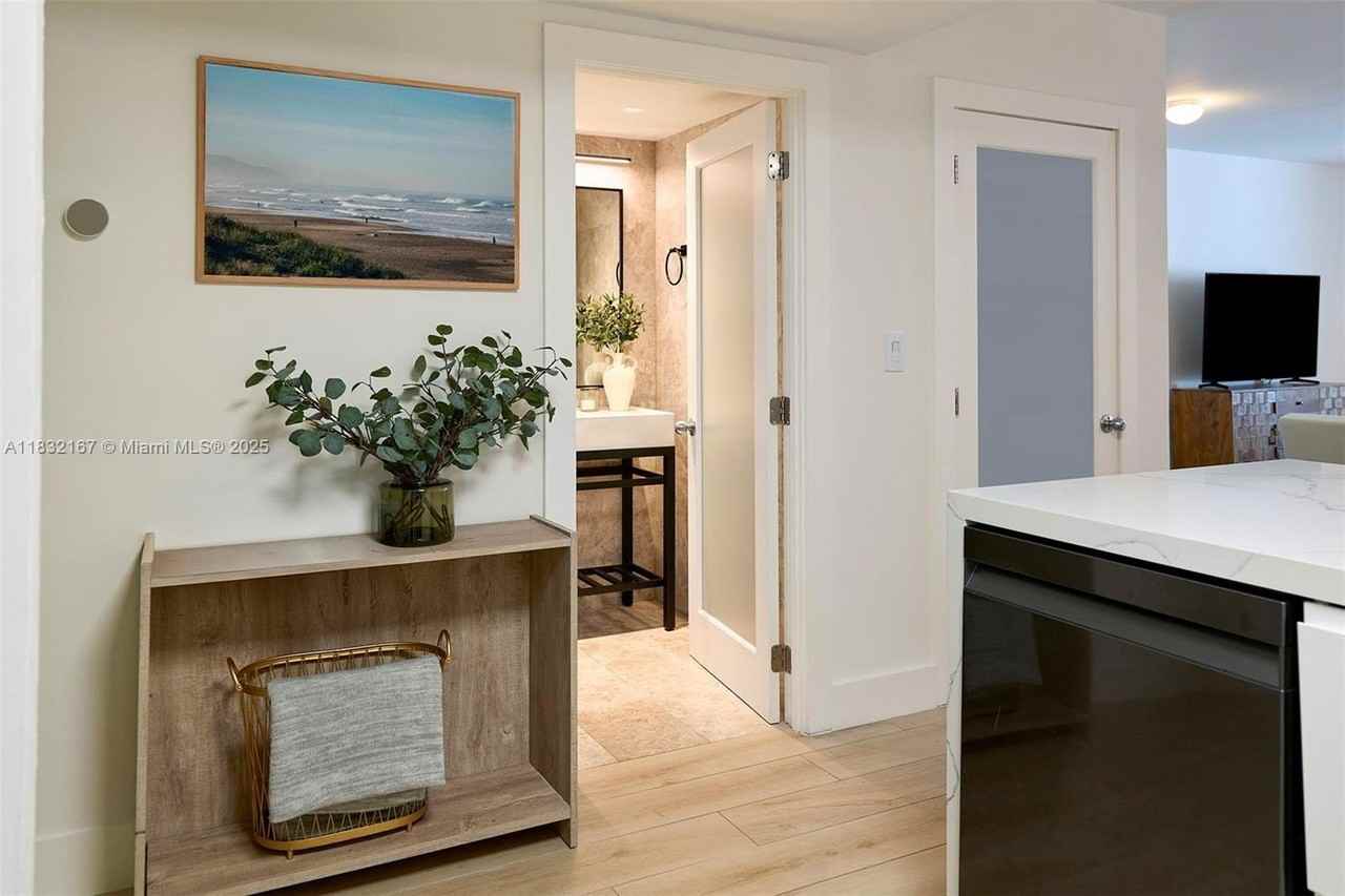 2301 Collins Ave #329 - Photo 6 of 14