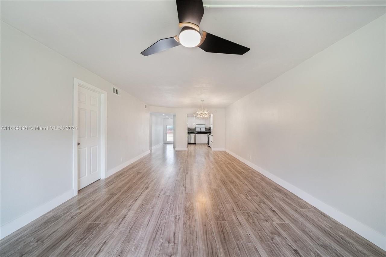 8901 S Hollybrook Blvd #109 - Photo 7 of 22