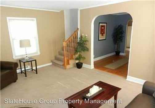 111 Baker Ave - Photo 3 of 10