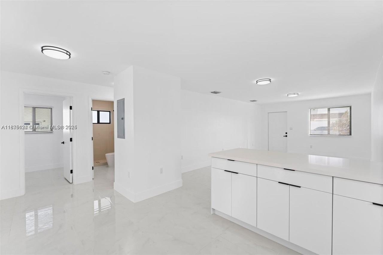 11997 Sw 218th St #1 - Photo 4 of 12