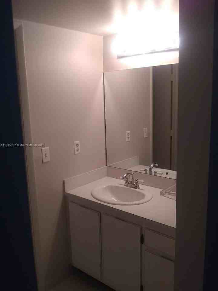 159 Nw 70th St #610 - Photo 5 of 10