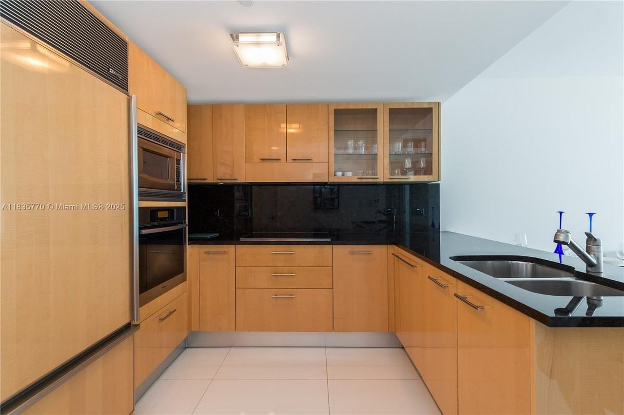 6801 Collins Avenue #1415 - Photo 6 of 20