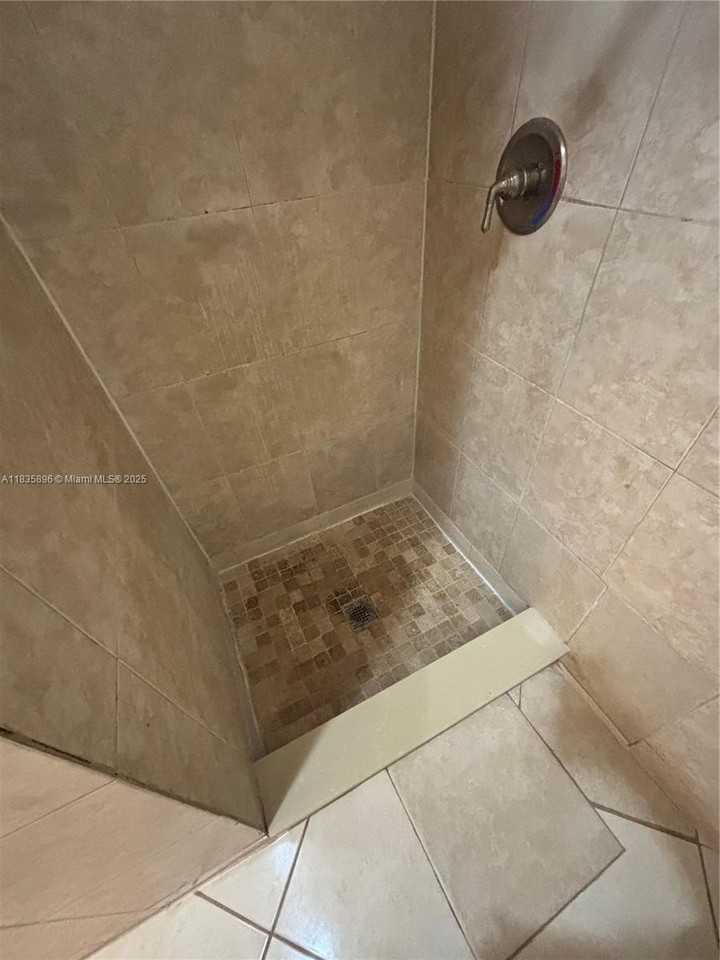 4156 Sw 24th St #A - Photo 6 of 8