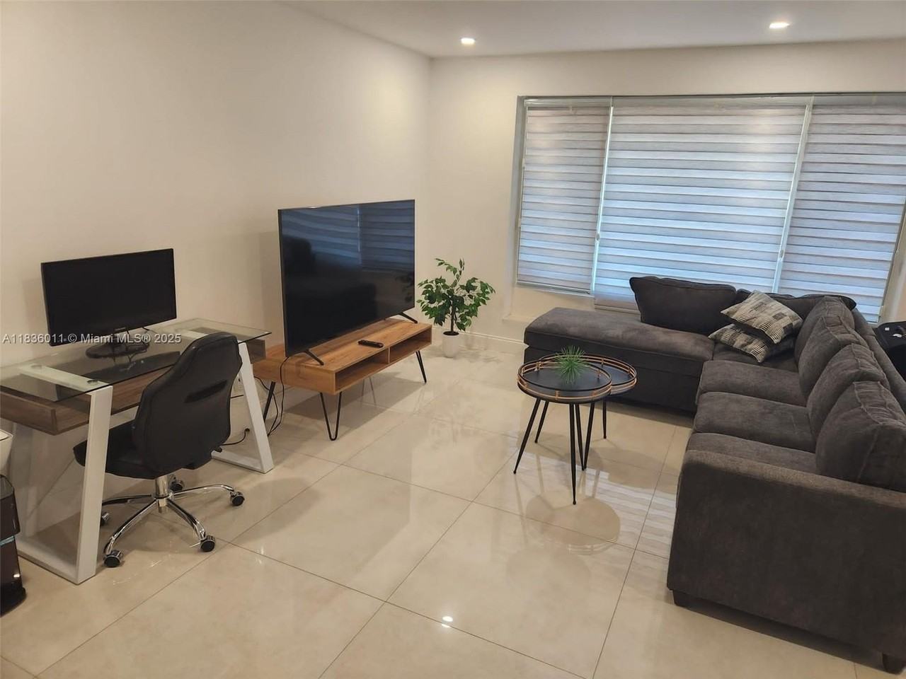 2165 Sw 47th St #1 - Photo 6 of 10