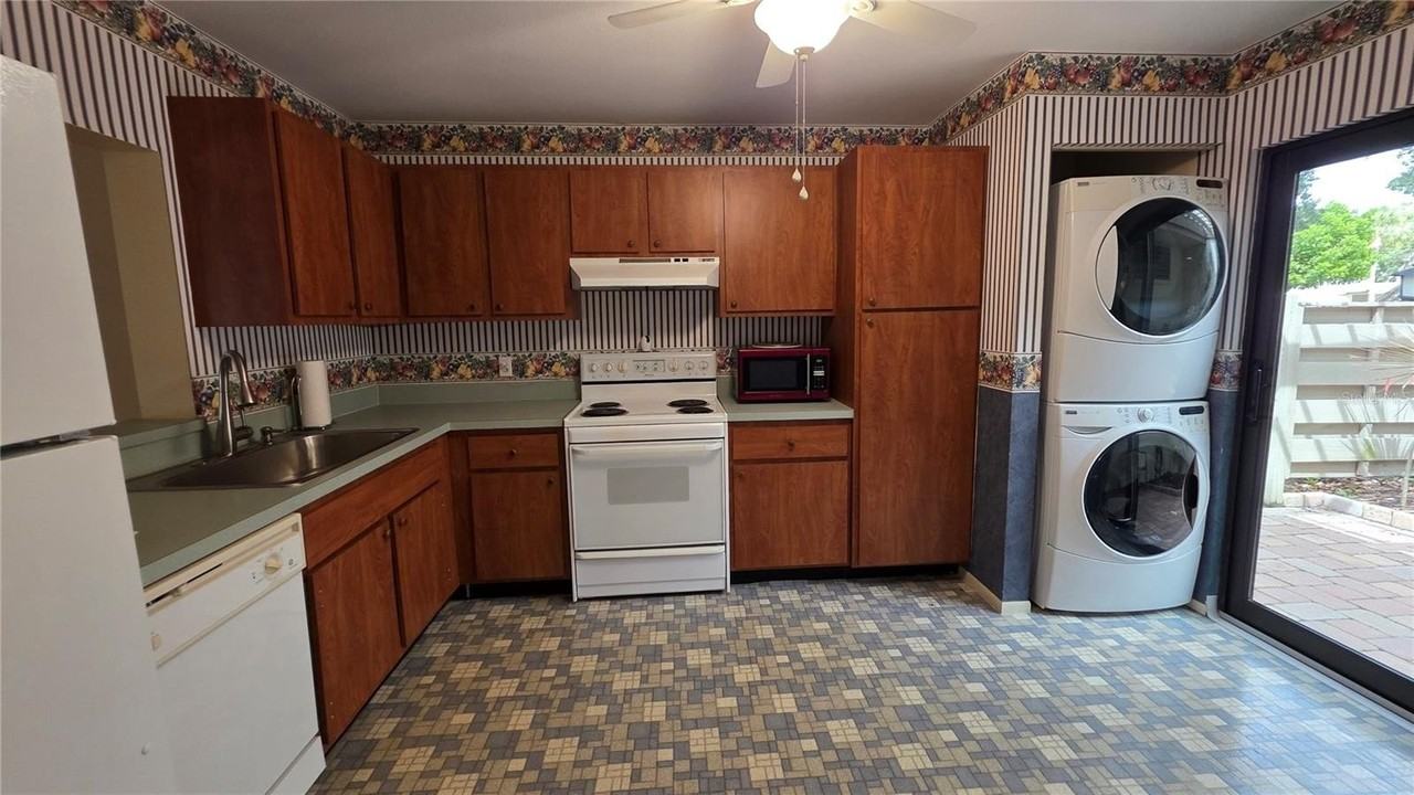 123 Pinehurst Dr - Photo 4 of 16