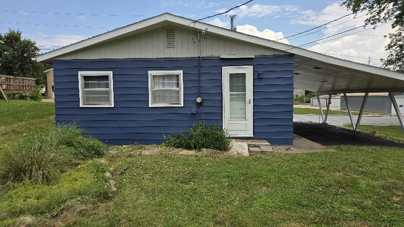 218 N Spring St - Photo 3 of 3