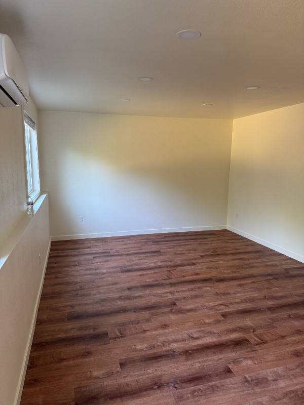 2306 Ne 154th Cir - Photo 3 of 8