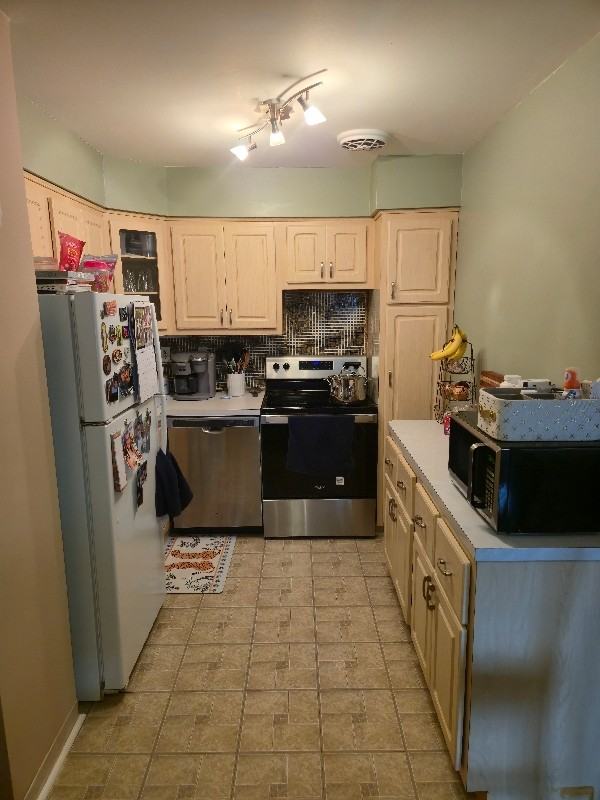 31 Jeffrey Rd - Photo 3 of 9