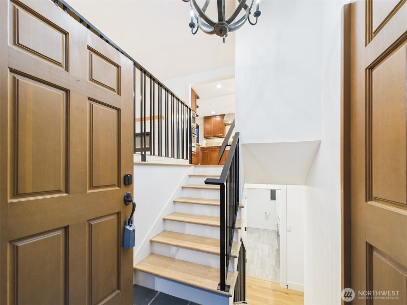 11242B Fremont Ave N - Photo 3 of 20