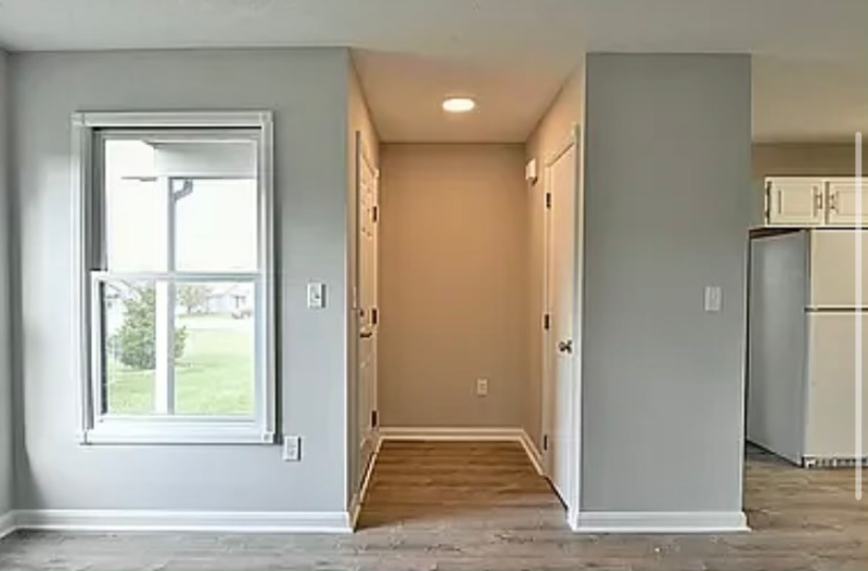 1652 Tamworth Cir - Photo 2 of 7