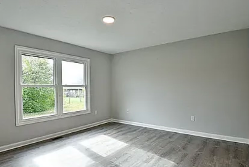 1652 Tamworth Cir - Photo 3 of 7