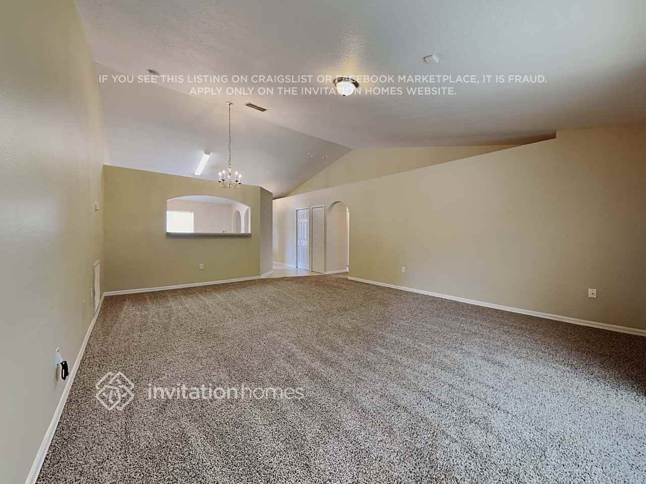 431 Alameda Ave Se - Photo 3 of 20