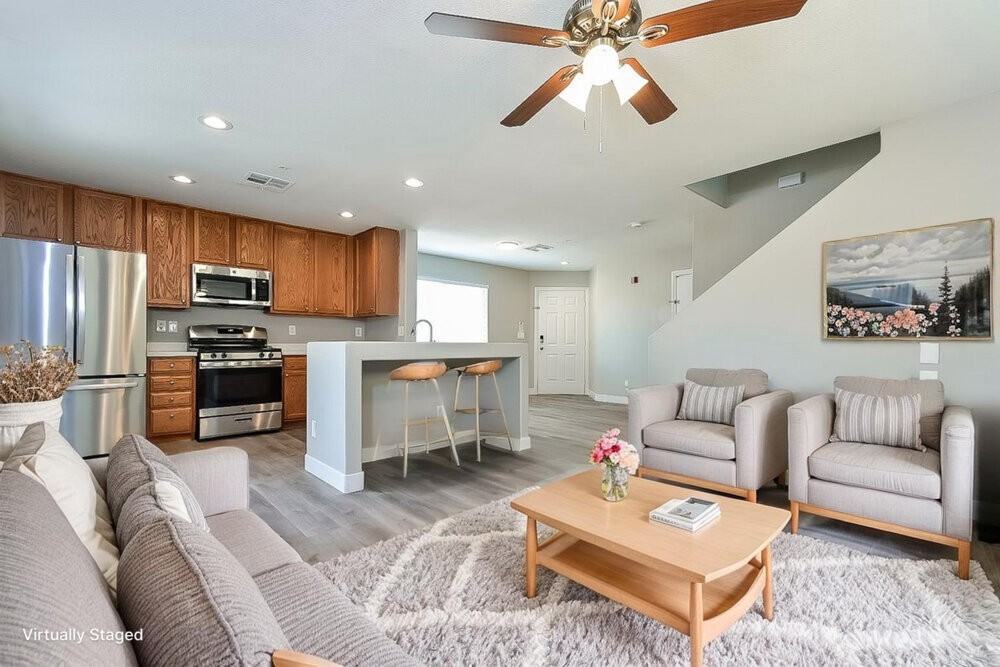 3010 Sunrise Bay Ave - Photo 4 of 20