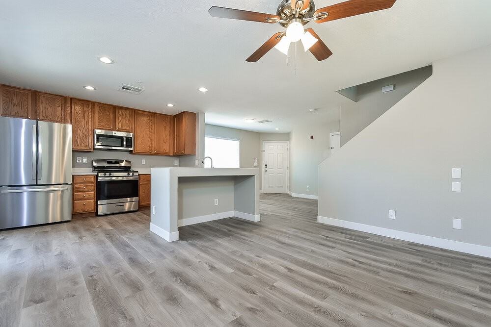 3010 Sunrise Bay Ave - Photo 5 of 20