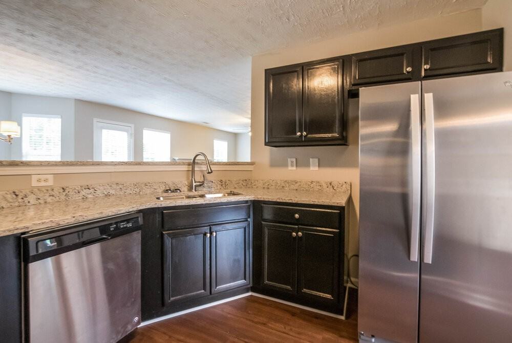 3814 Hadley Rd - Photo 5 of 15