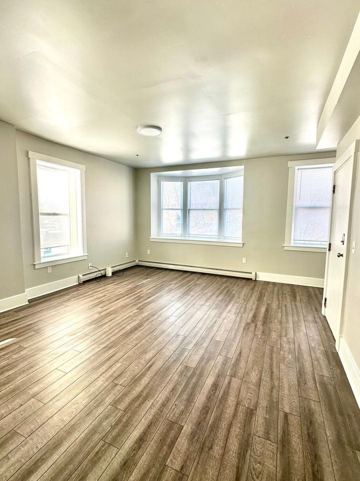 Hill Cafe - Photo 3 of 12