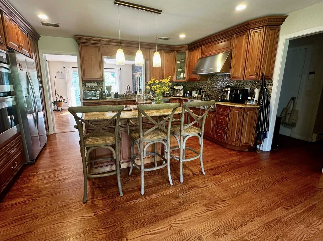 222 Thornwood Rd #NA - Photo 3 of 16