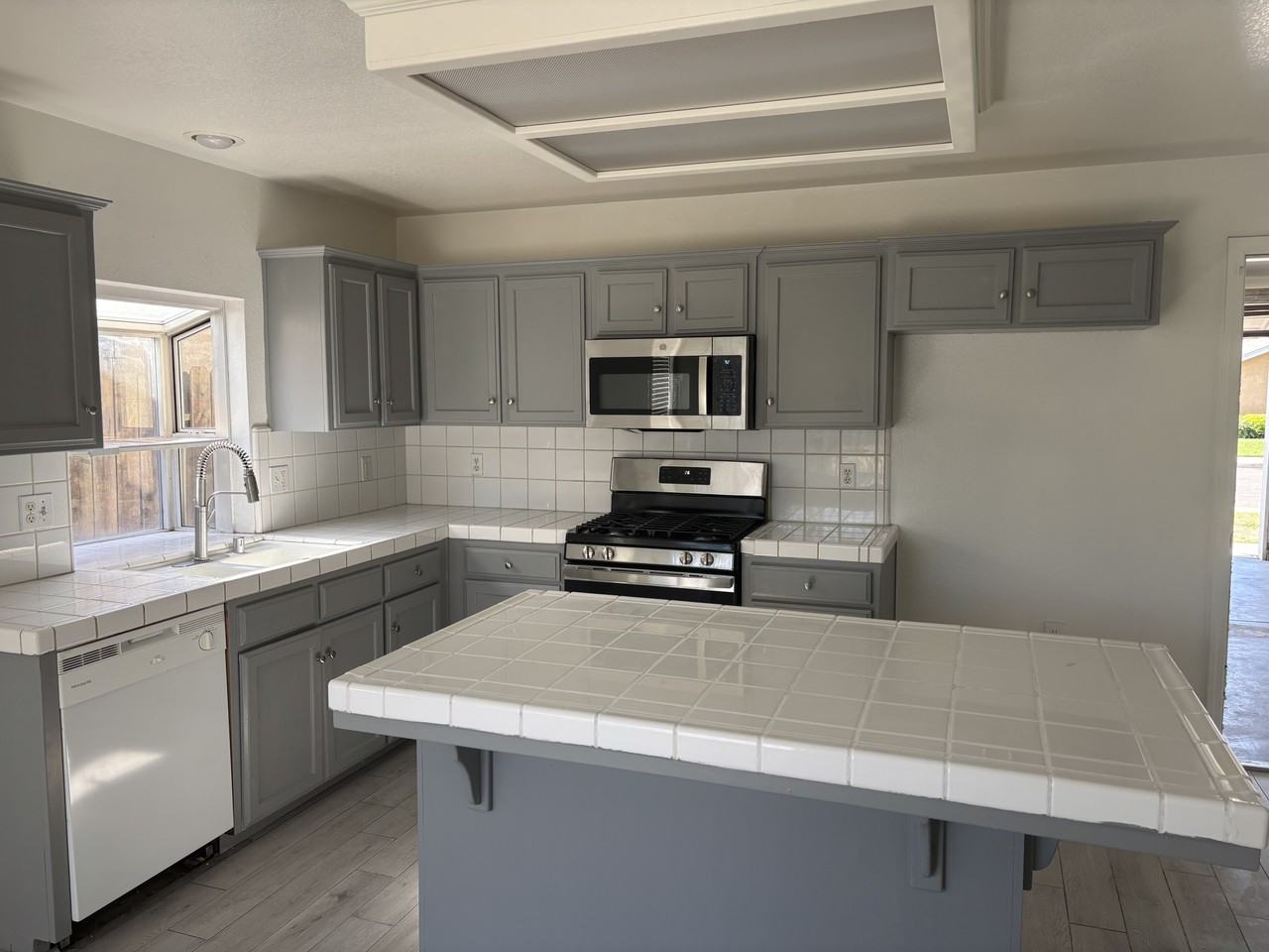 6194 W San Ramon Ave #NA - Photo 2 of 8