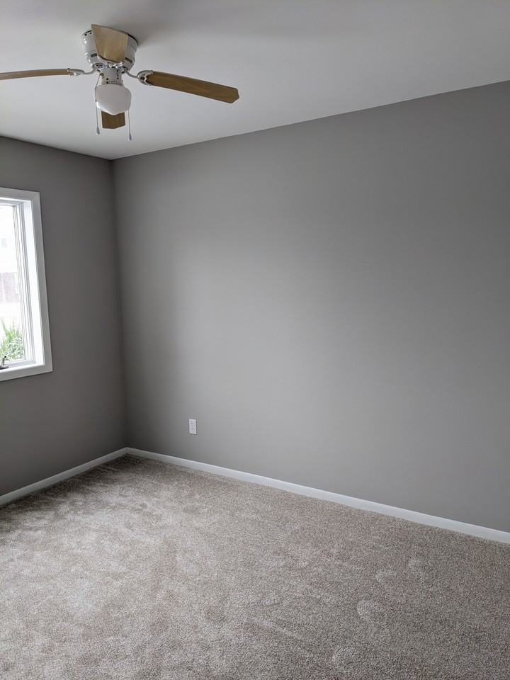 412 Robert Ct #NA - Photo 2 of 18