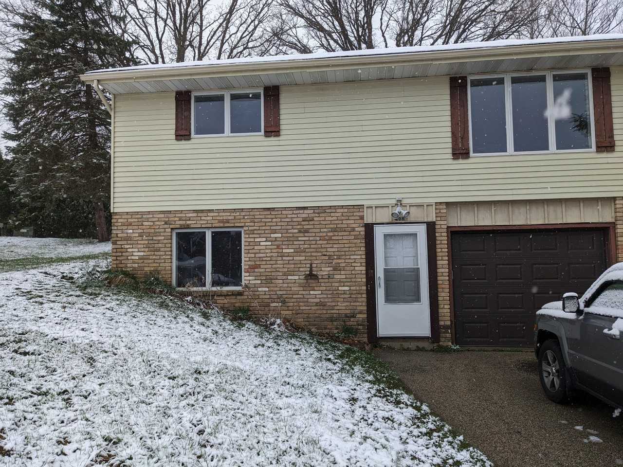 412 Robert Ct #NA - Photo 3 of 18