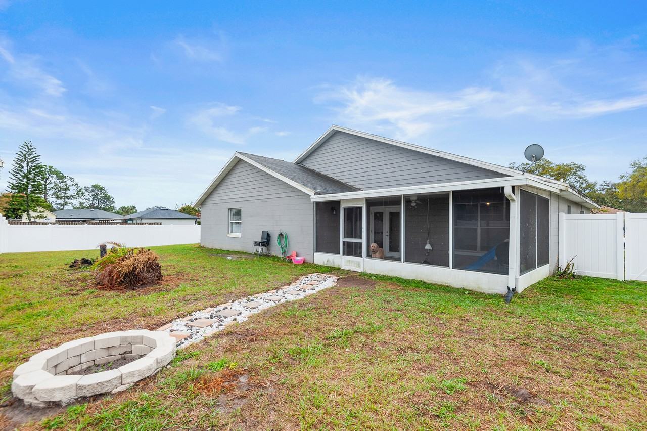 12853 Maryland Woods Ct #NA - Photo 3 of 16