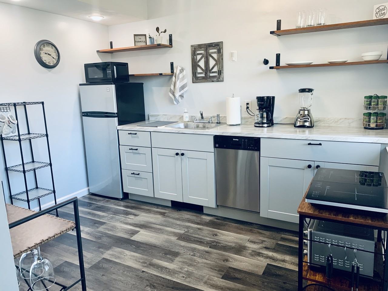 328 Balmville Ln - Photo 5 of 10