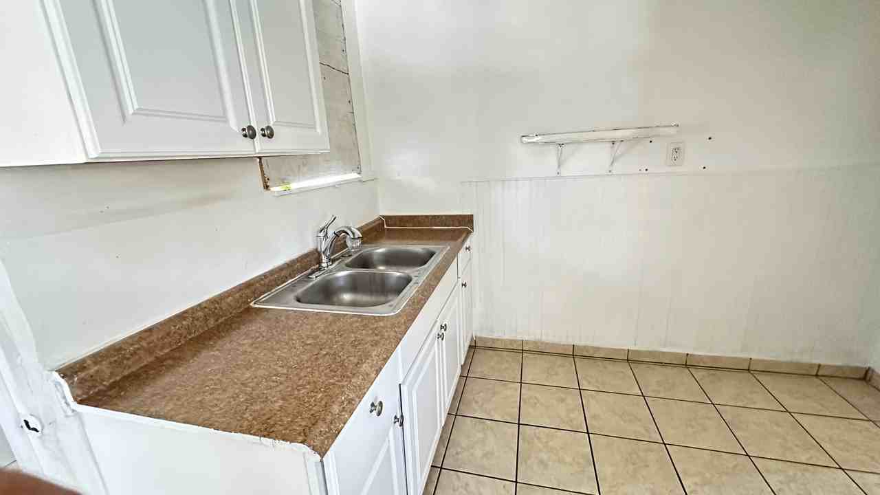 910 Herbert Ave #910 - Photo 3 of 3