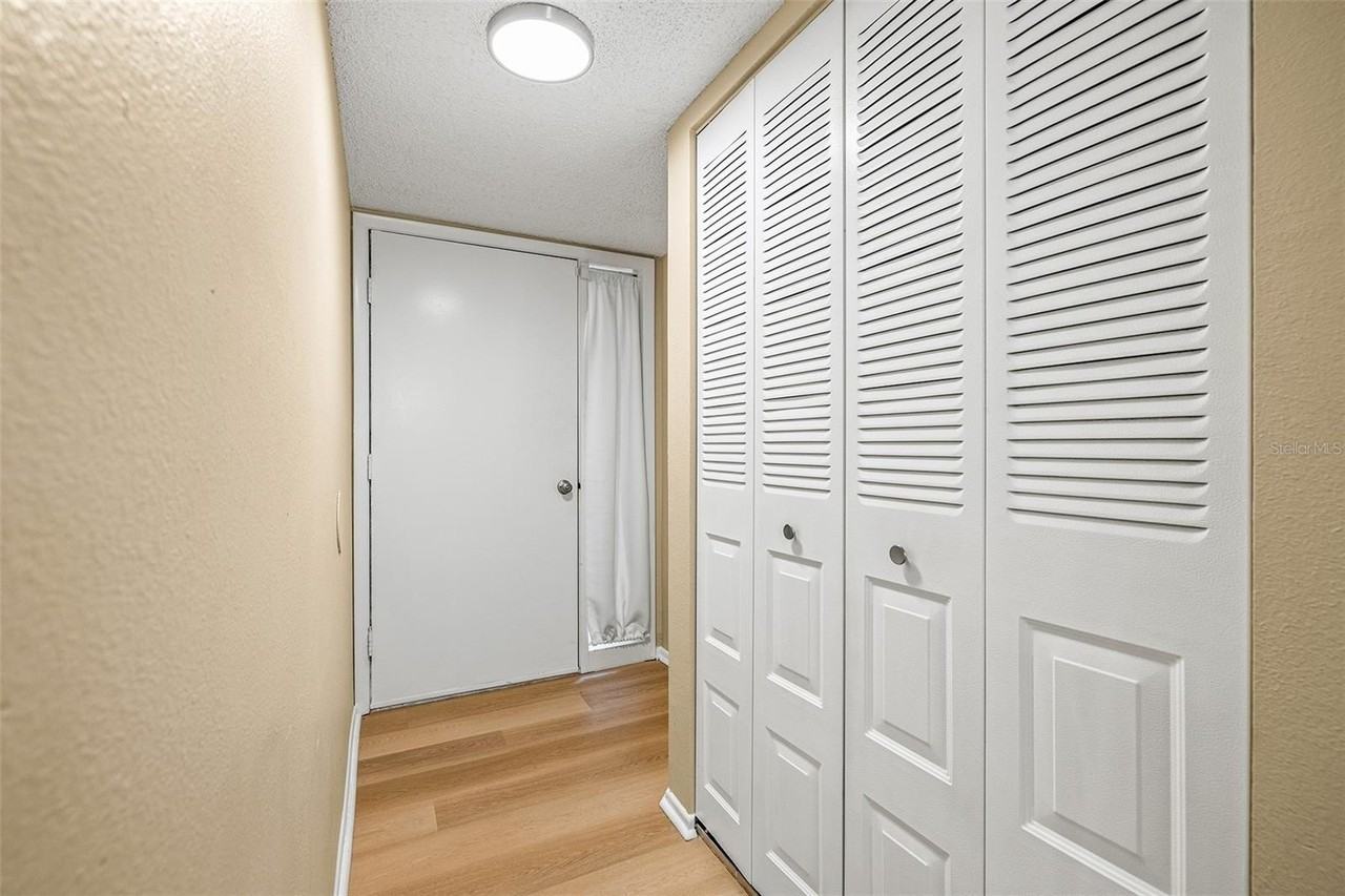 125 Woodlake Wynde - Photo 4 of 20