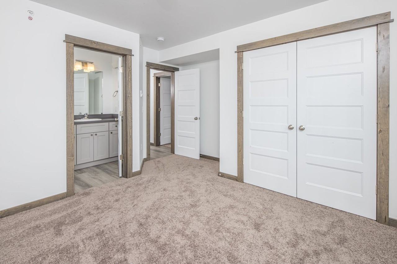 1911 Golden West Drive - Photo 5 of 26