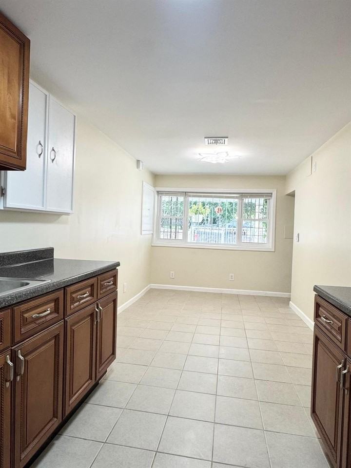 2238 Lacombe Ave #1 - Photo 7 of 10