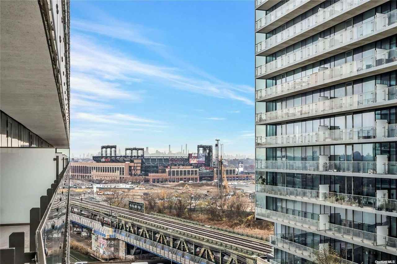 13103 40th Rd #12E - Photo 2 of 27