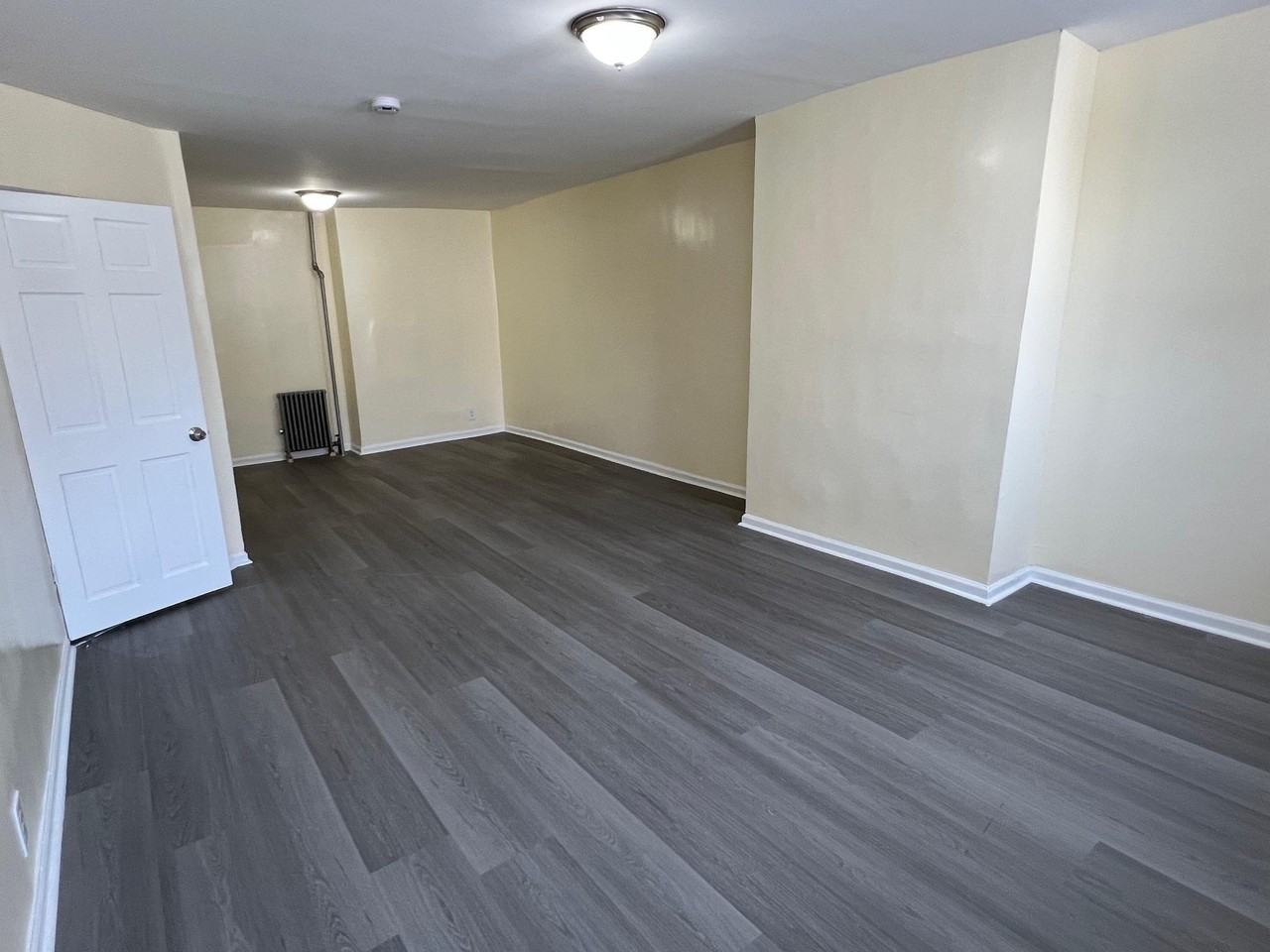 11407 Jamaica Ave - Photo 2 of 14