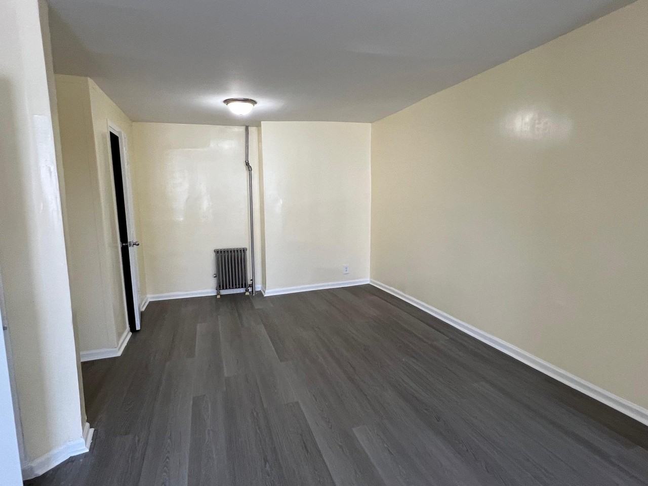 11407 Jamaica Ave - Photo 3 of 14