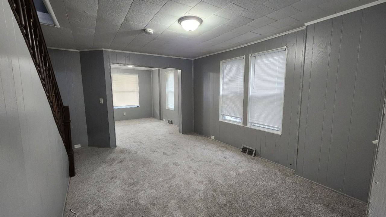 111 White Ave - Photo 3 of 13