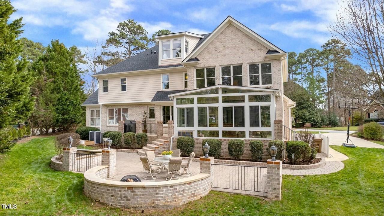 325 Hogans Valley Way - Photo 2 of 38