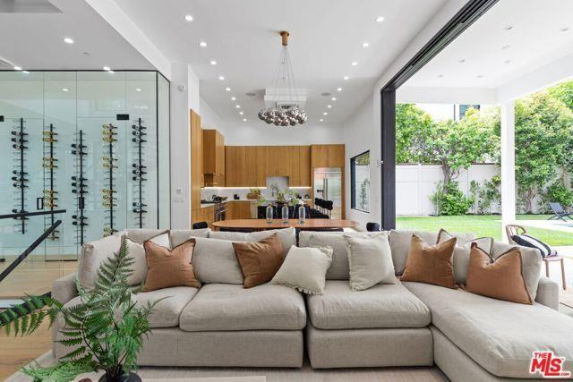 4535 Haskell Ave - Photo 3 of 8