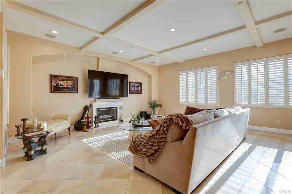 33 Sage Ln - Photo 2 of 8