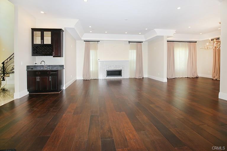 5016 Lindley Ave - Photo 2 of 8