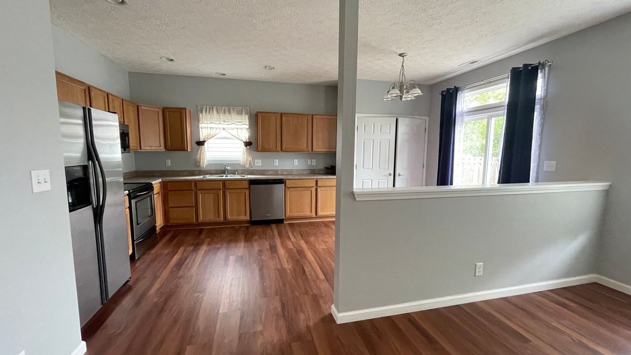 362 Chapelhill Dr - Photo 5 of 18