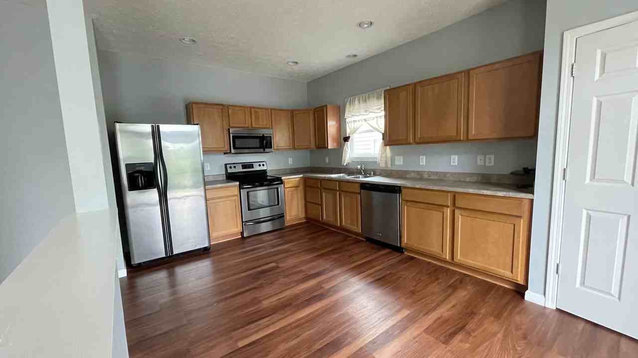 362 Chapelhill Dr - Photo 6 of 18