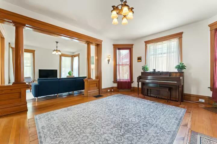 438 Woodward Ave - Photo 7 of 34