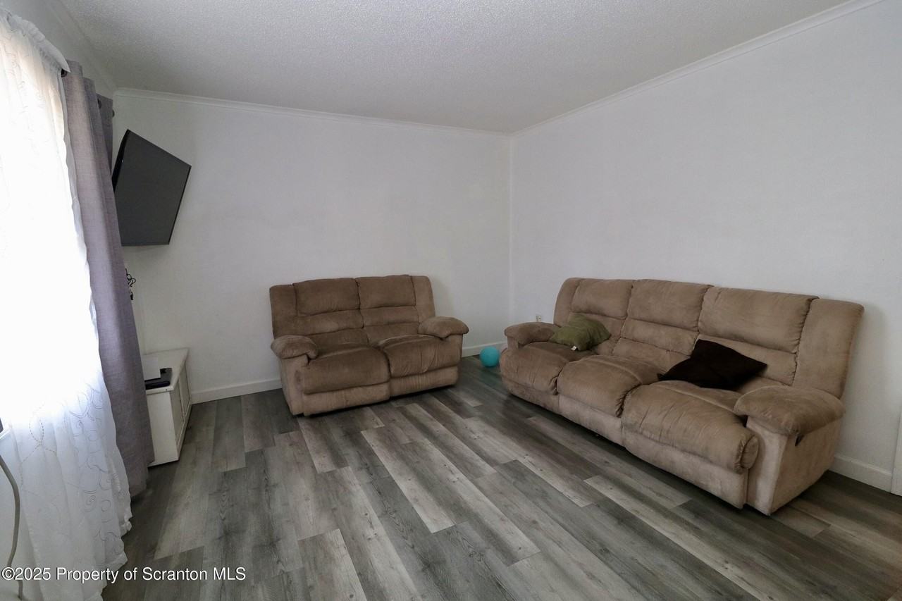 512 Emmett Street - Photo 4 of 26