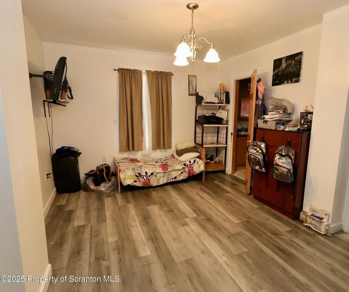 512 Emmett Street - Photo 5 of 26