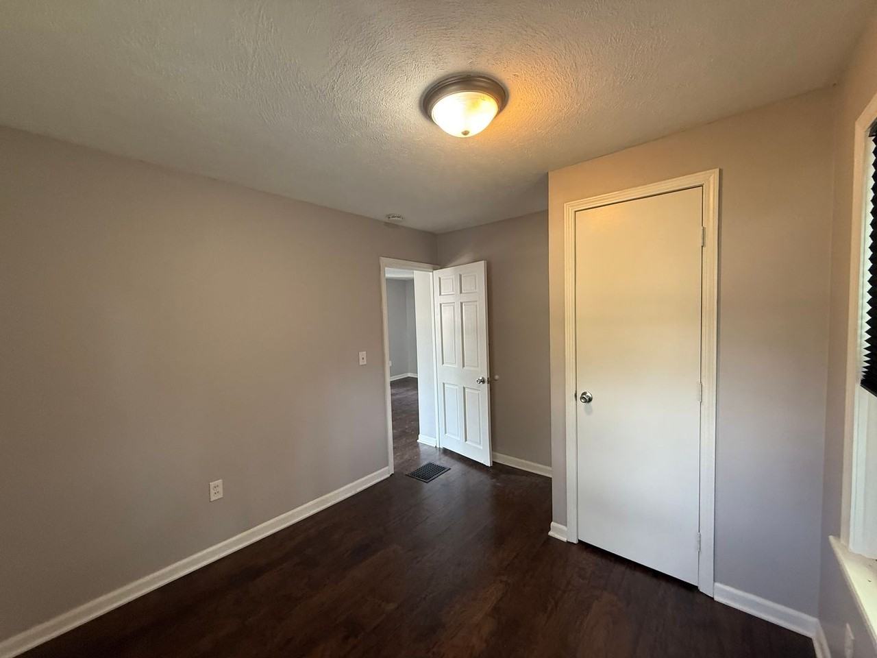 36 34th St Se - Photo 3 of 18