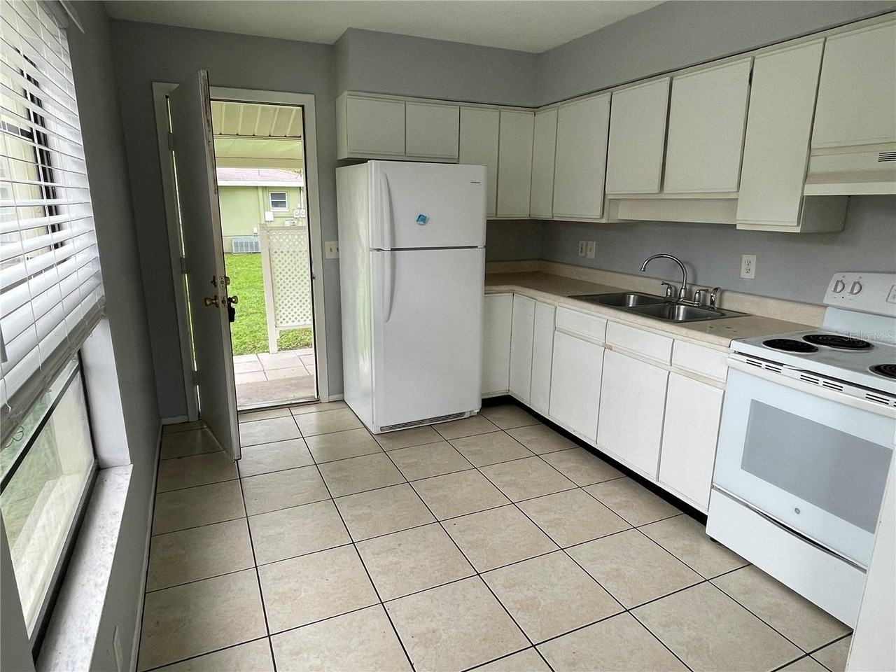 157 2nd Ave Sw - Photo 2 of 12