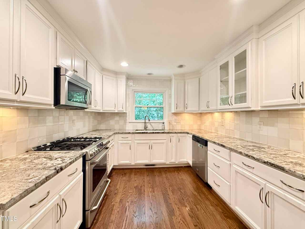 713 Macon Pl - Photo 2 of 26