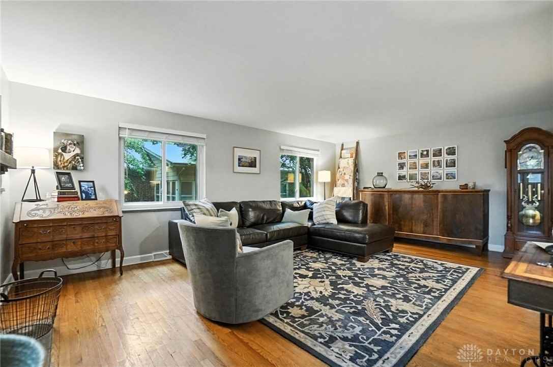 108 Napoleon Dr - Photo 5 of 50