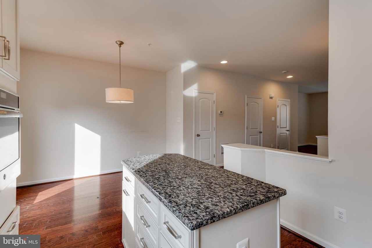 9759 Kilt Pl - Photo 6 of 32