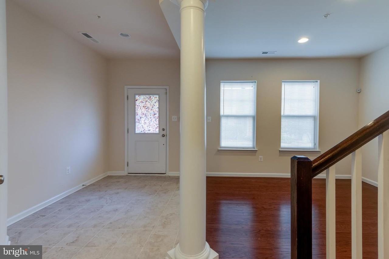 9759 Kilt Pl - Photo 7 of 32